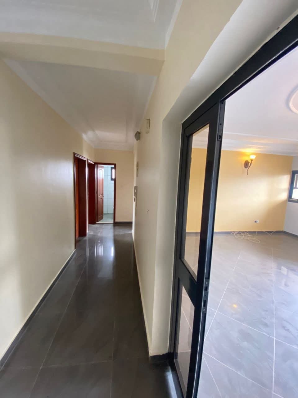 Appartement à louer, Bonamoussadi, Douala 