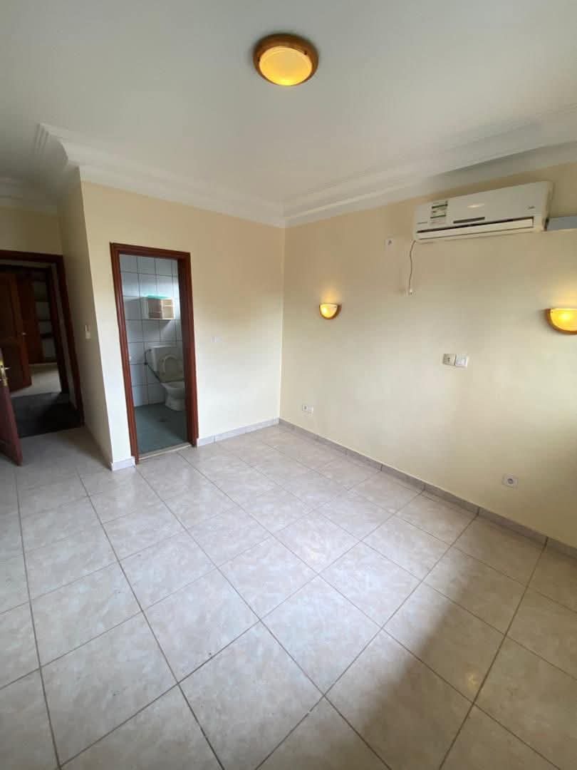 Appartement à louer, Bonamoussadi, Douala 
