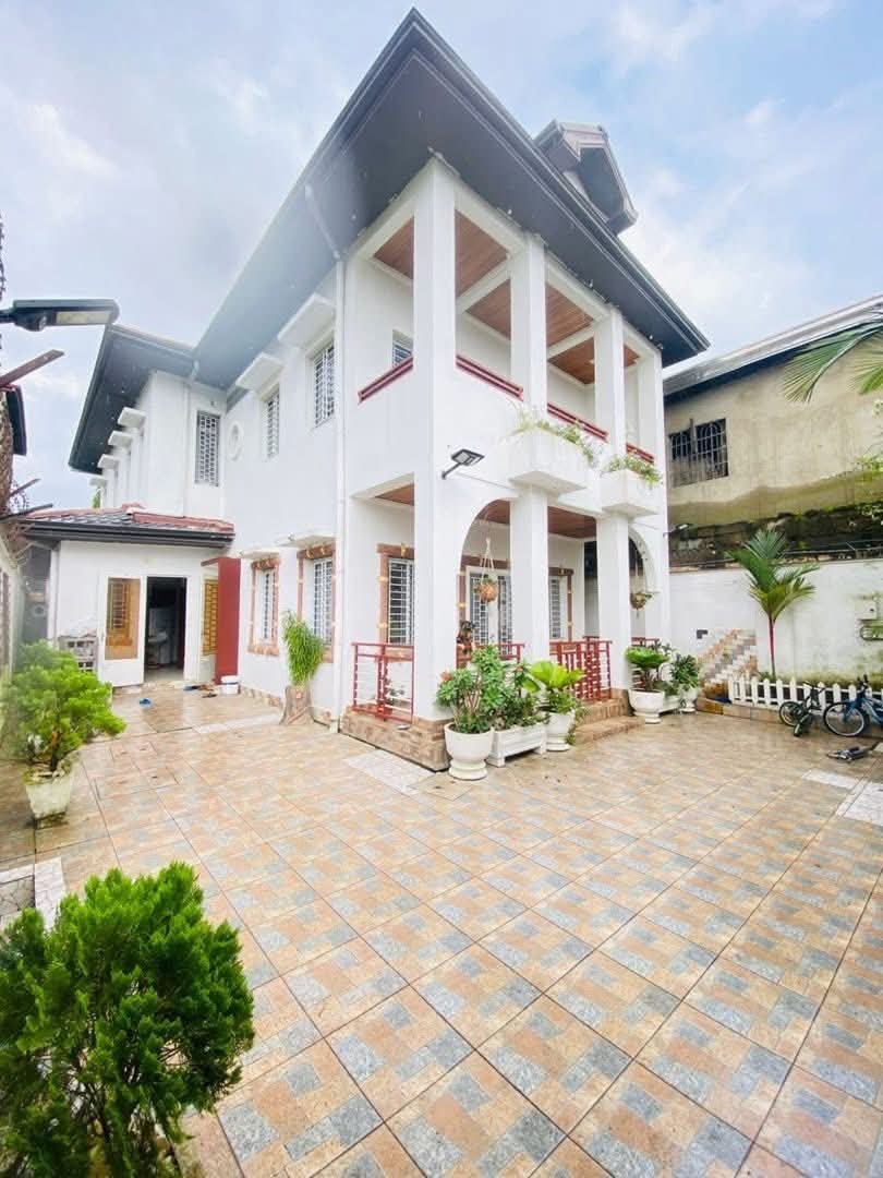 Duplex à louer, Bonapriso, Douala 