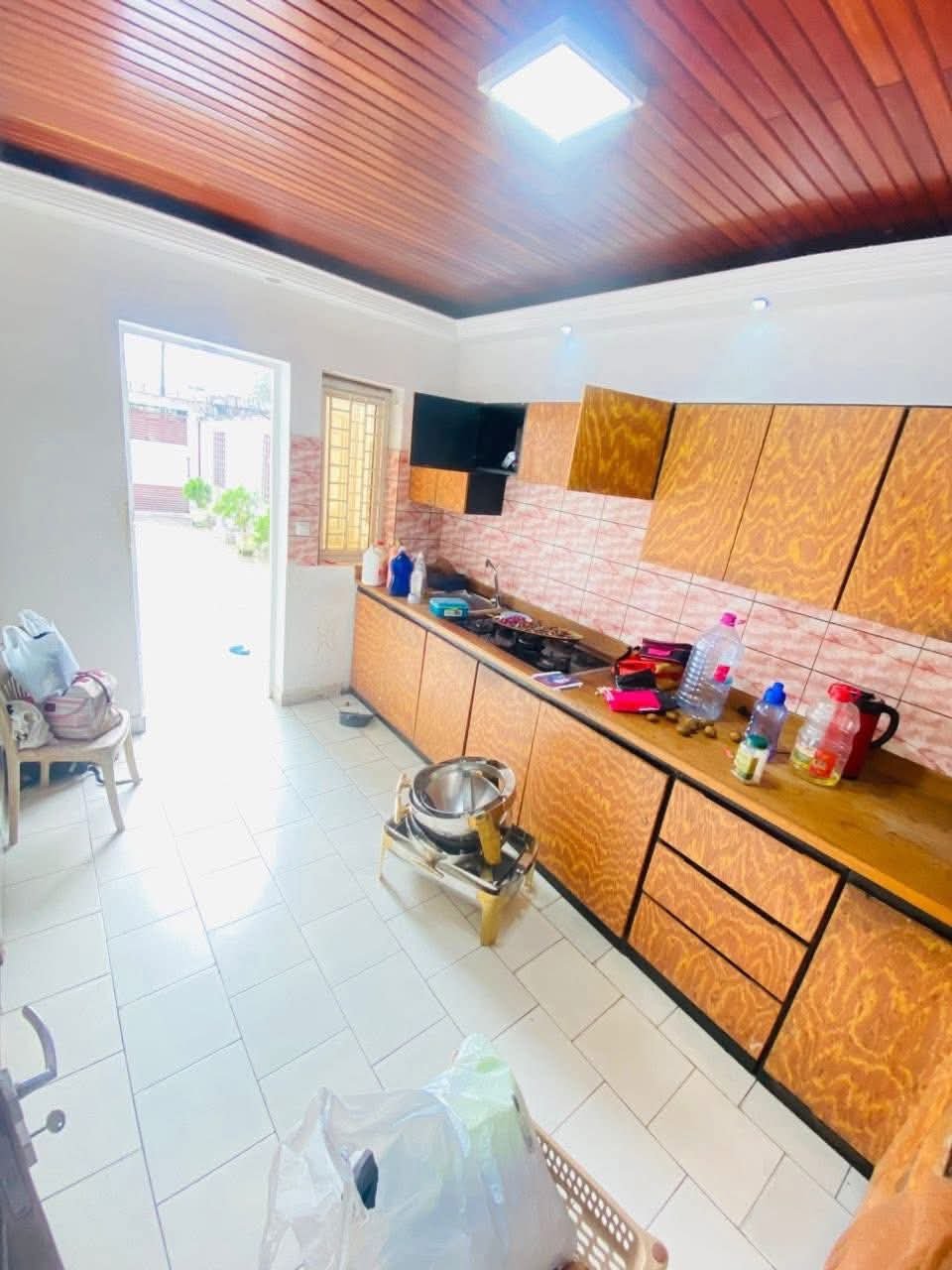Duplex à louer, Bonapriso, Douala 