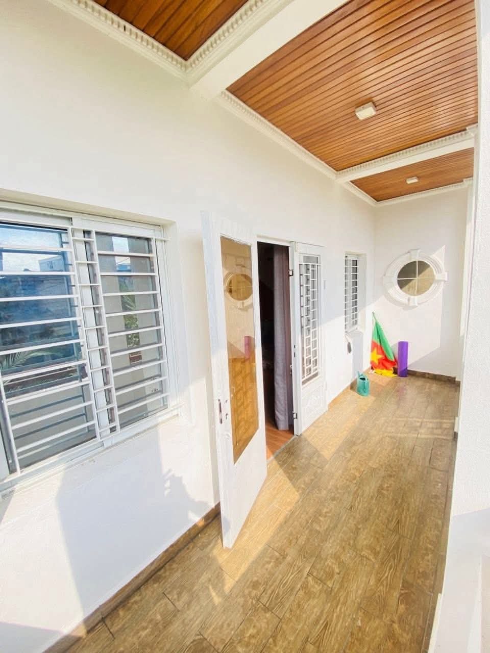 Duplex à louer, Bonapriso, Douala 