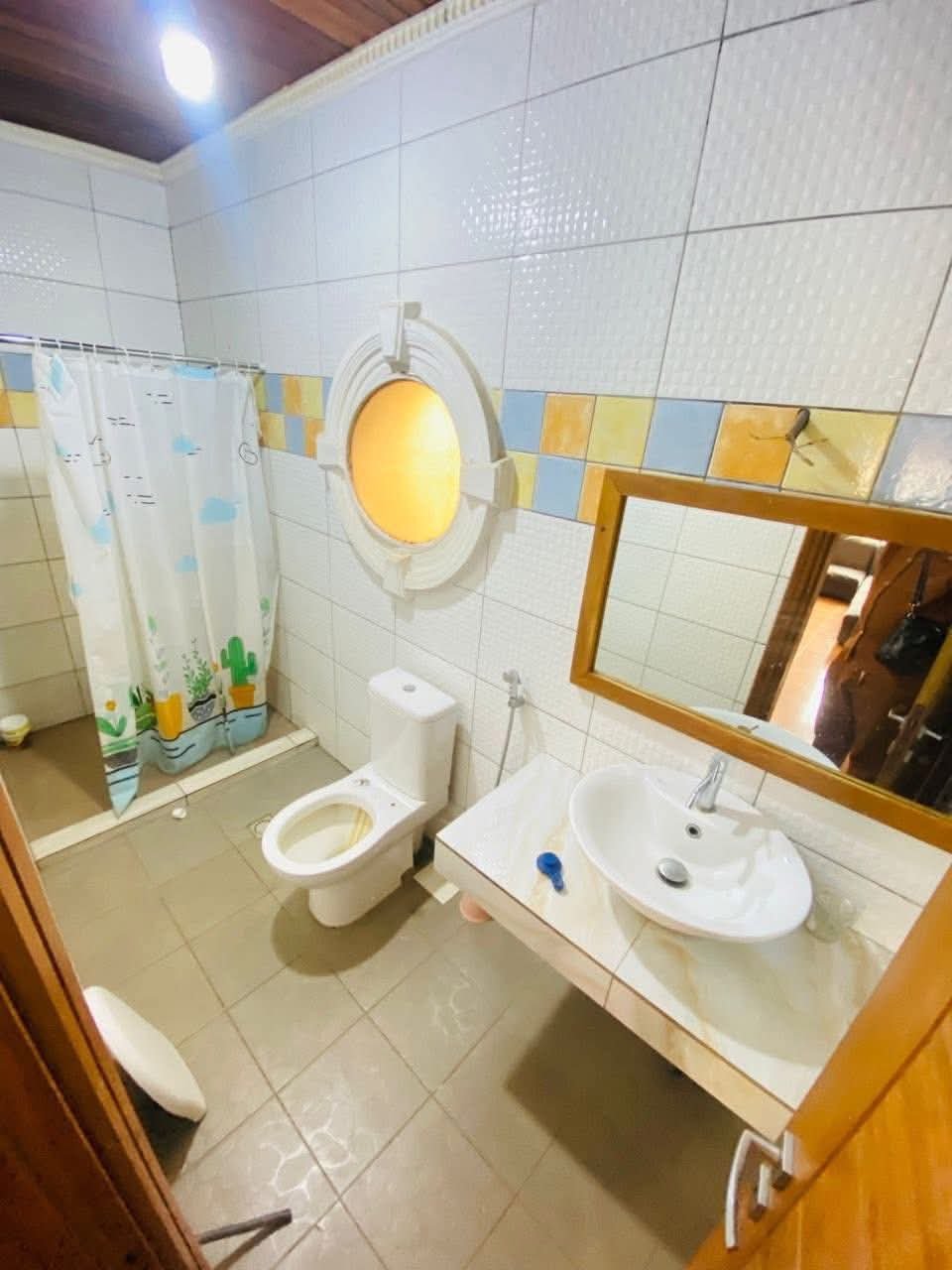 Duplex à louer, Bonapriso, Douala 