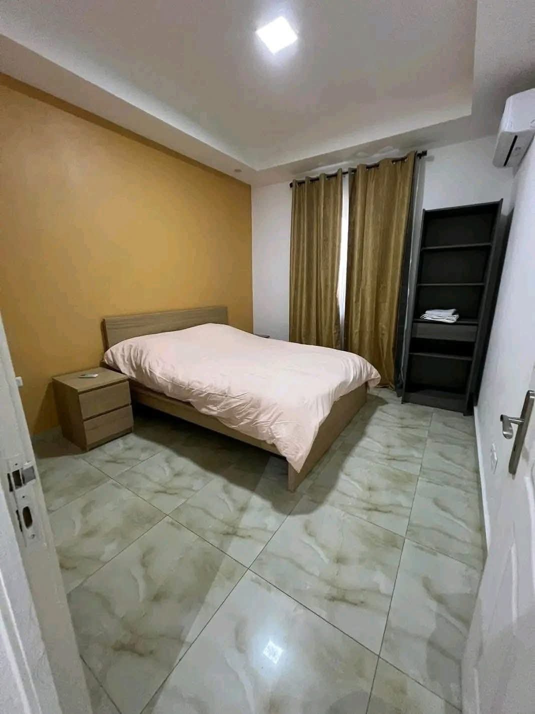 Studio à louer, Bonapriso, Douala 