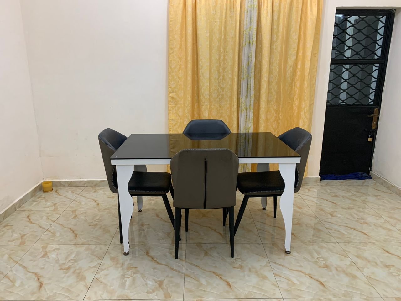 Appartement Meuble a Louer a Yassa 
