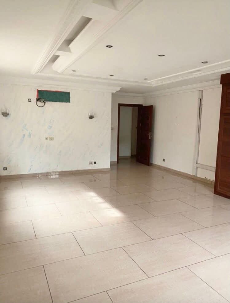 Appartement à louer, Bonamoussadi, Douala 