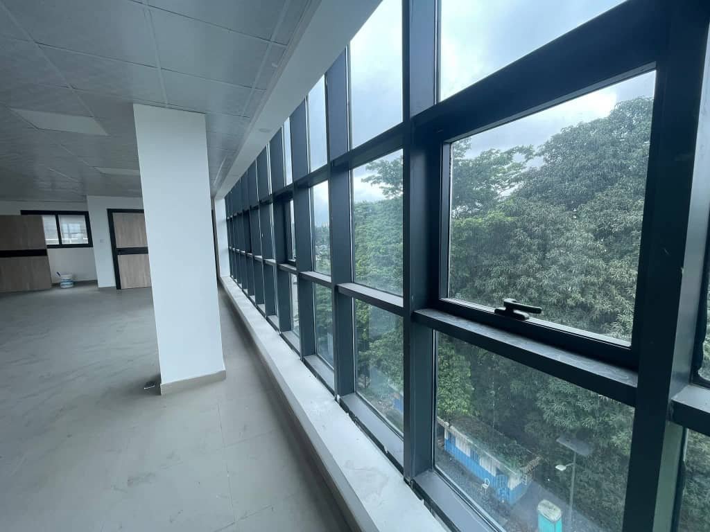 Bureau à louer, Bonanjo, Douala 