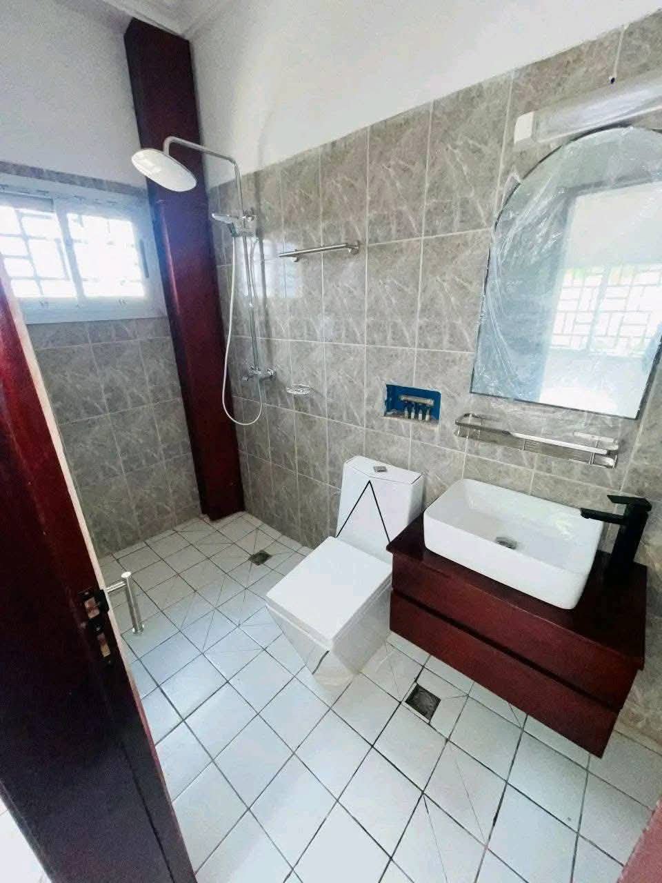 Duplex à vendre, Tsinga village, Yaoundé 