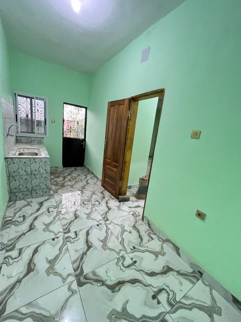 Chambre moderne à louer, Emana, Yaoundé  