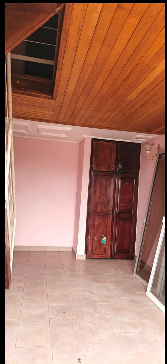 Appartement moderne de 4 chambres a Bonapriso 