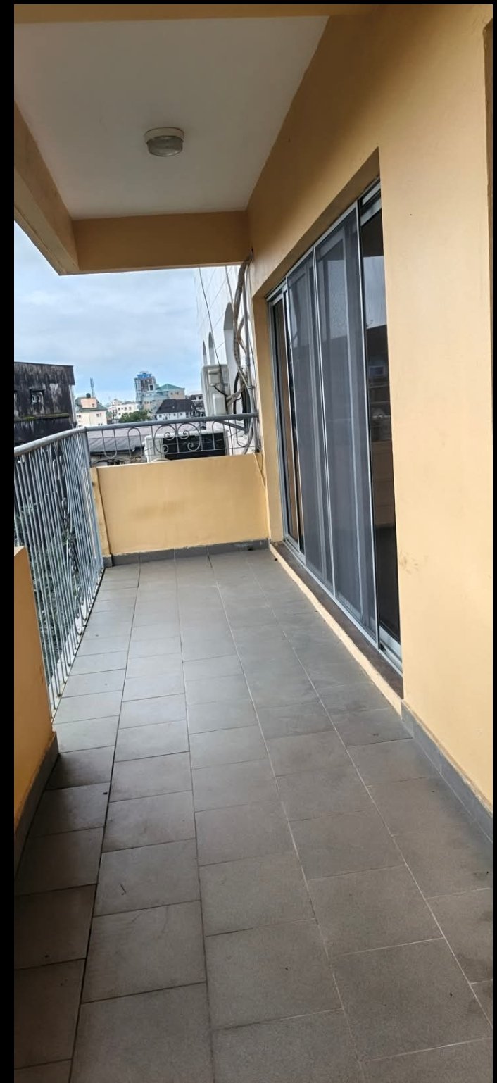 Appartement moderne de 4 chambres a Bonapriso 