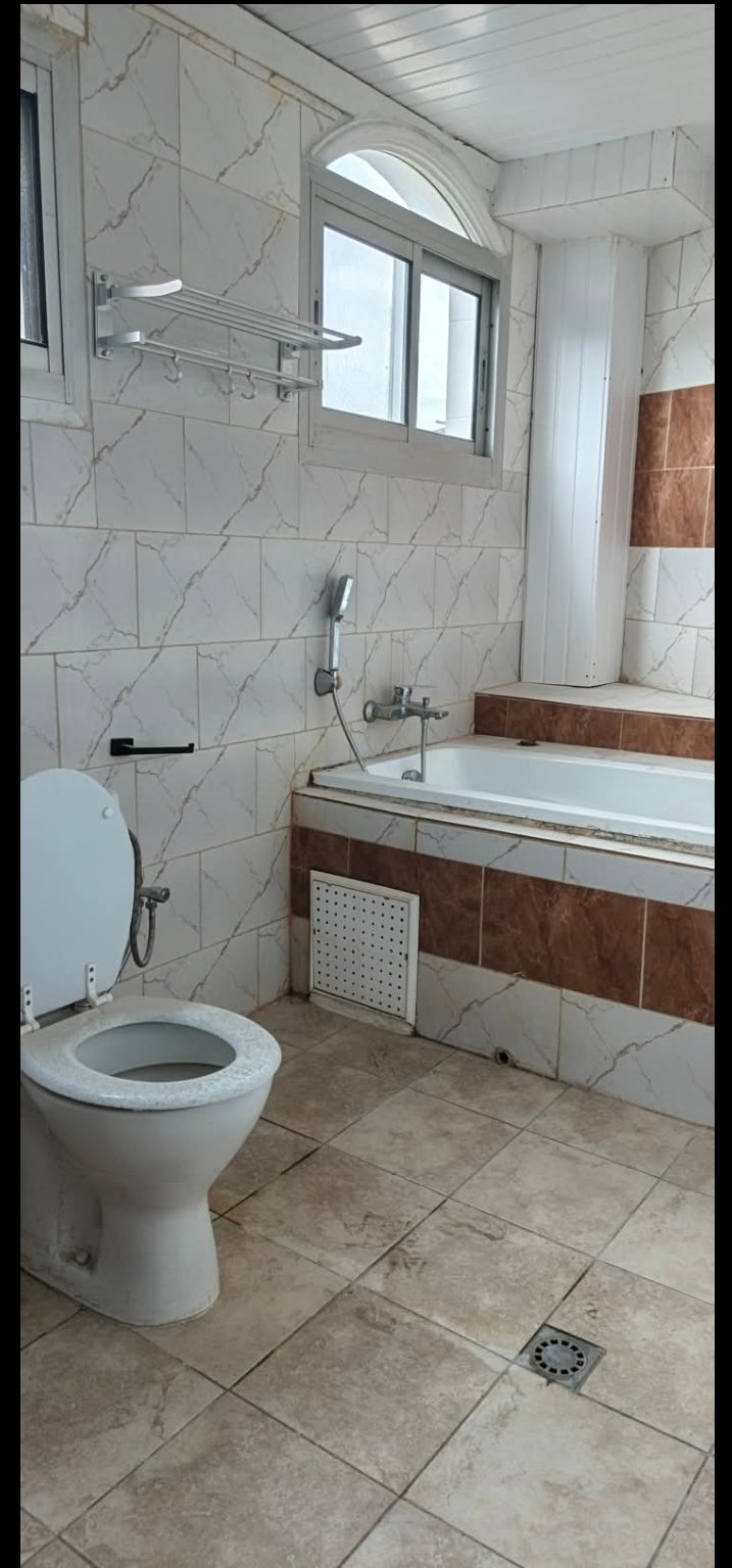 Appartement moderne de 4 chambres a Bonapriso 