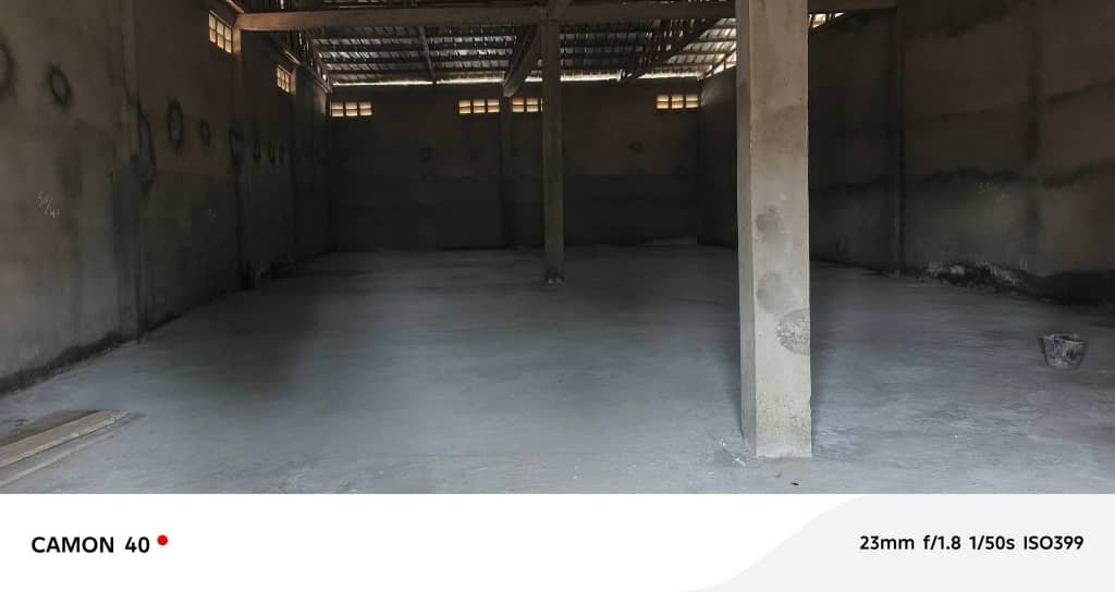 Magnifique entrepôt a louer a youpwe 