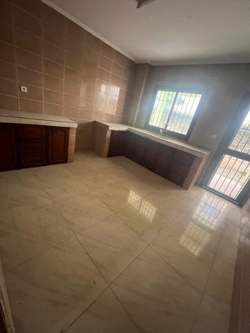 Duplex  à louer, Bonapriso, Douala 