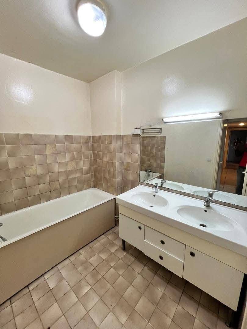 Appartement à louer, Bonanjo, Douala  