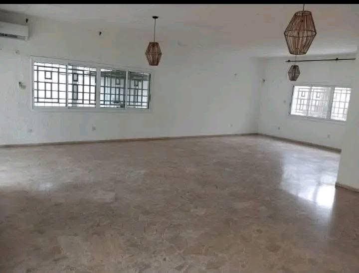 Villa à louer, Bonapriso, Douala 