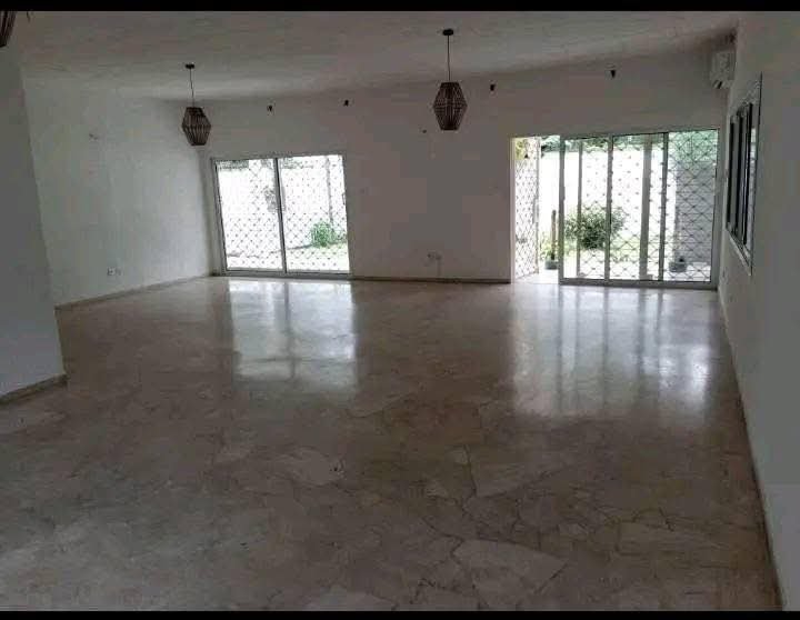 Villa à louer, Bonapriso, Douala 