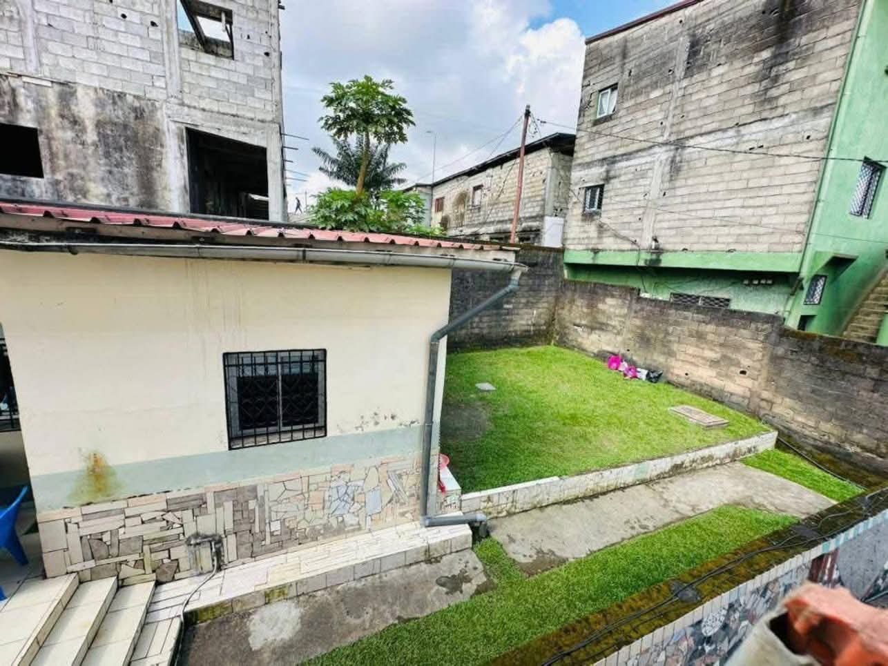 Duplex à vendre, Yassa, Douala  