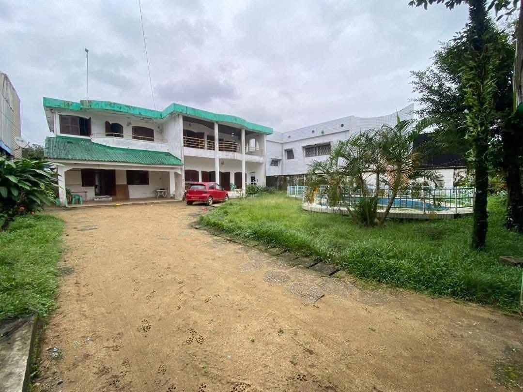Duplex à louer, Bonamoussadi, Douala 