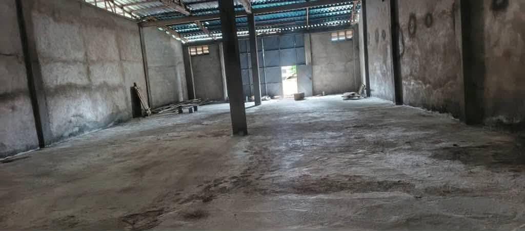 Entrepôt à louer, Youpwe, Douala  