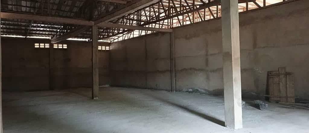 Entrepôt à louer, Youpwe, Douala  