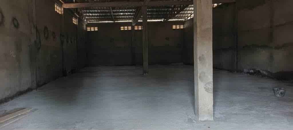 Entrepôt à louer, Youpwe, Douala  