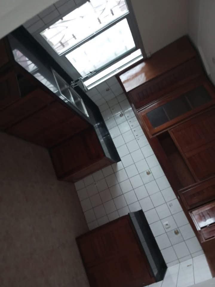 Duplex à louer, Bonapriso, Douala 