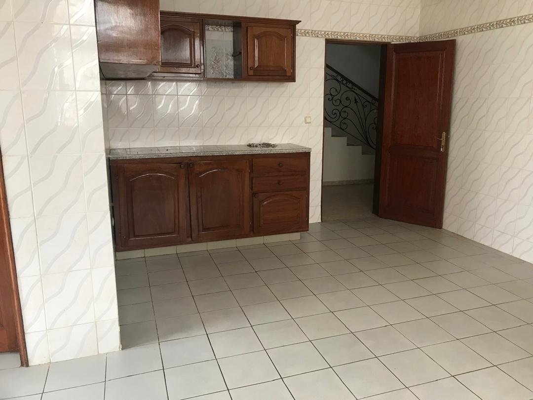 Duplex à louer, Golf, Yaoundé 