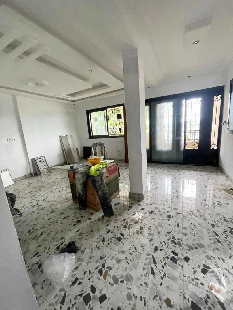 Studio à louer, Bonamoussadi, Douala 