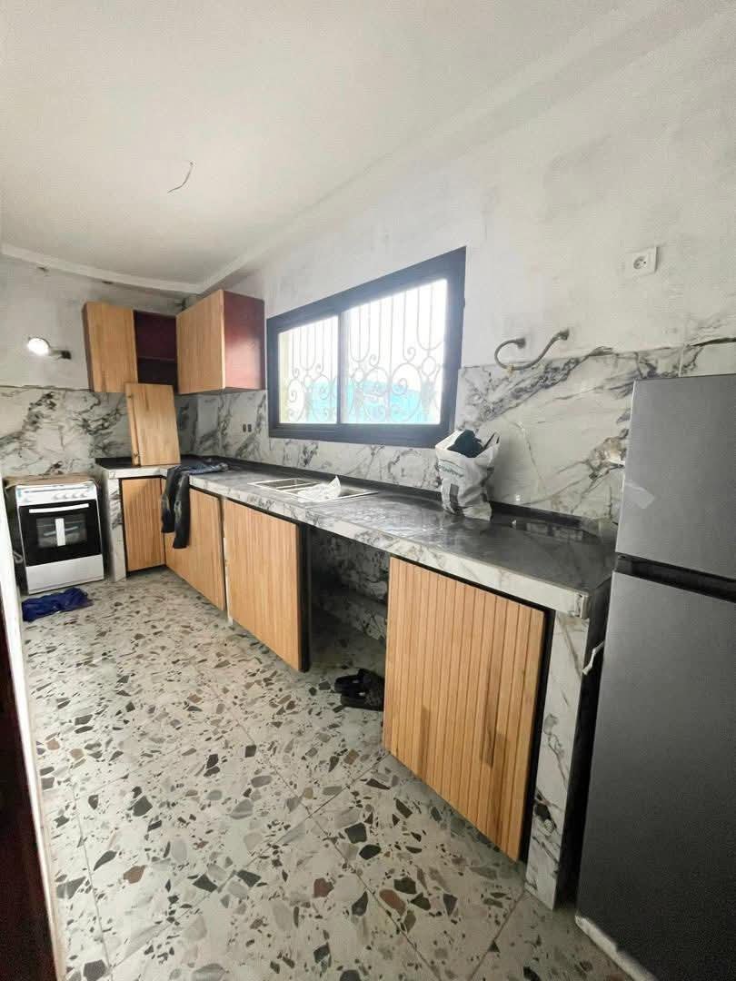 Studio à louer, Bonamoussadi, Douala 