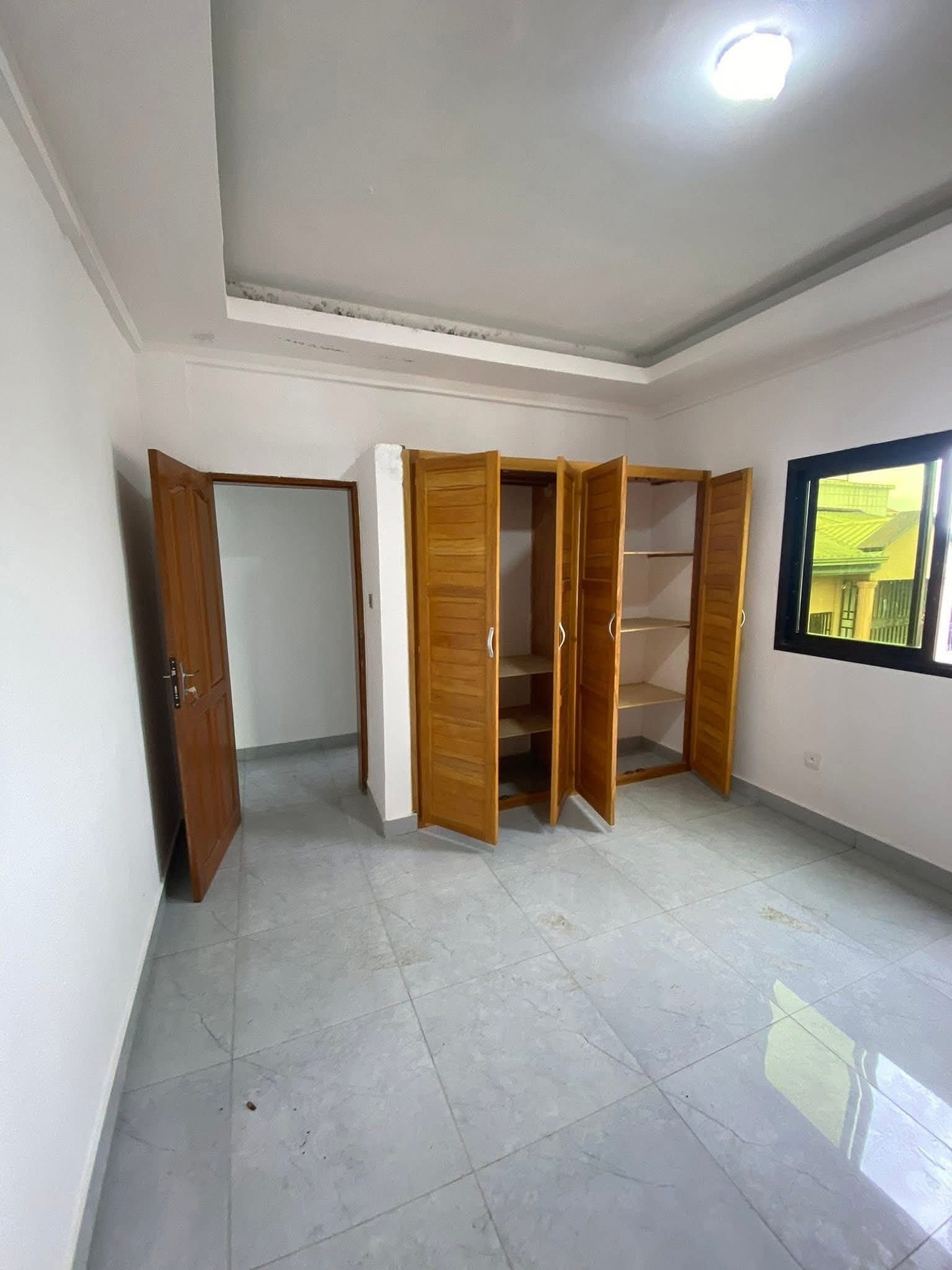 Stuio à louer, Logpom, Douala 