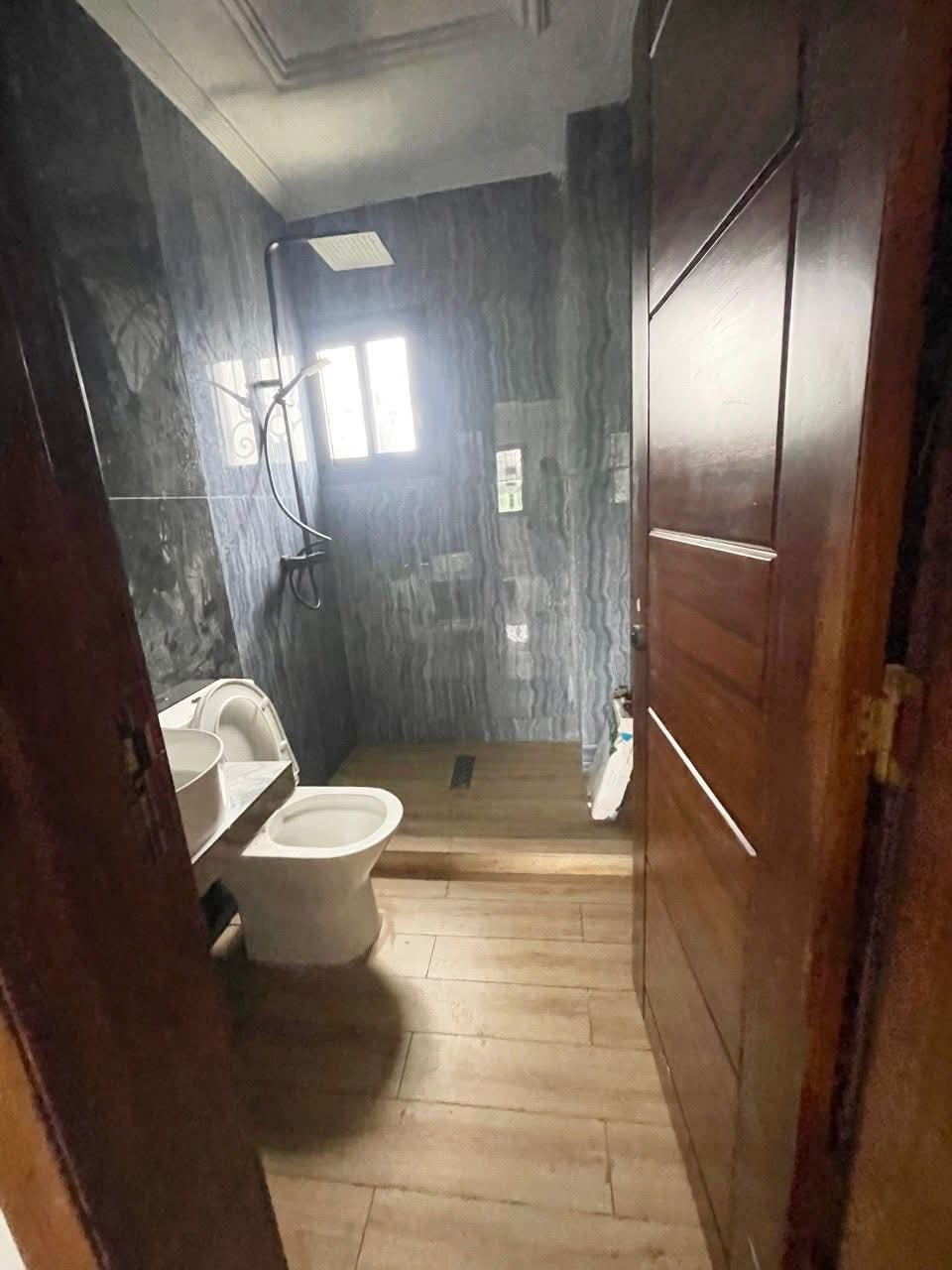 Appartement à louer, Bonamoussadi, Douala 