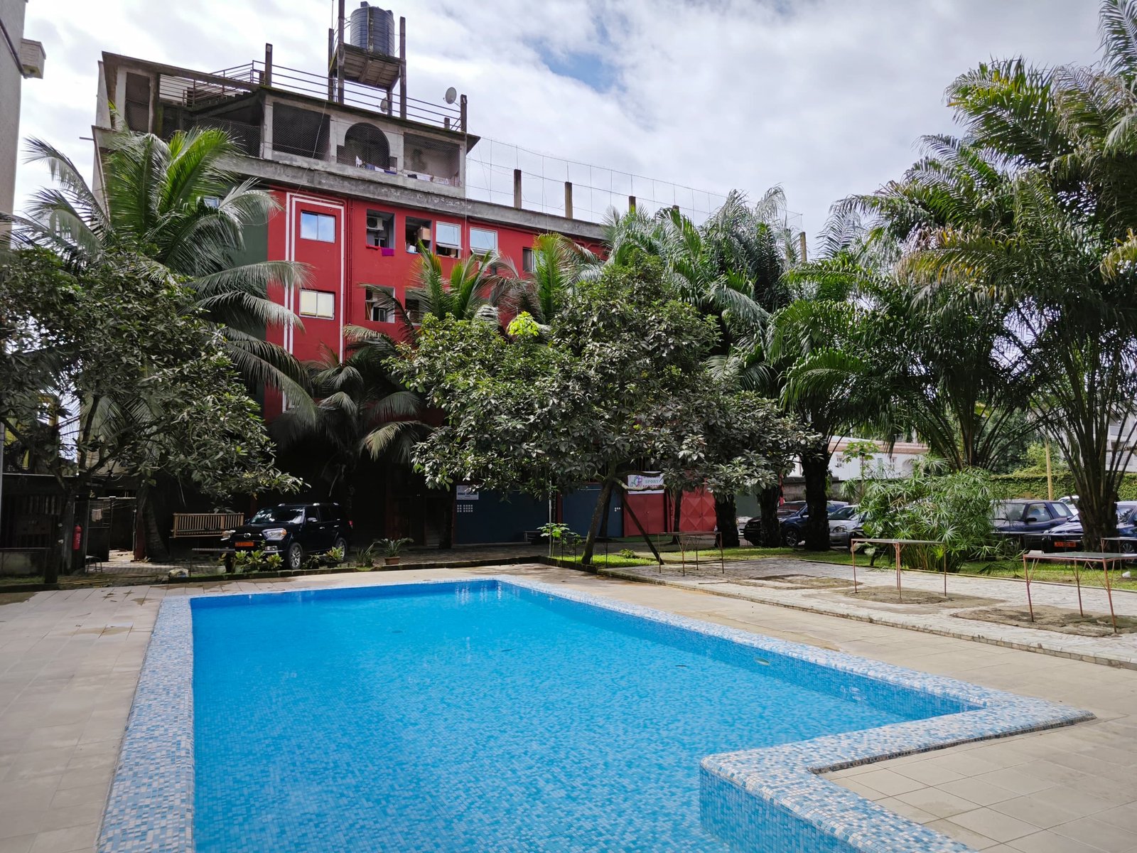 🌟 T2 Meublé Haut Standing – Bonamoussadi 📍 Hôtel Plaza, à côté du Glacier Moderne – Douala