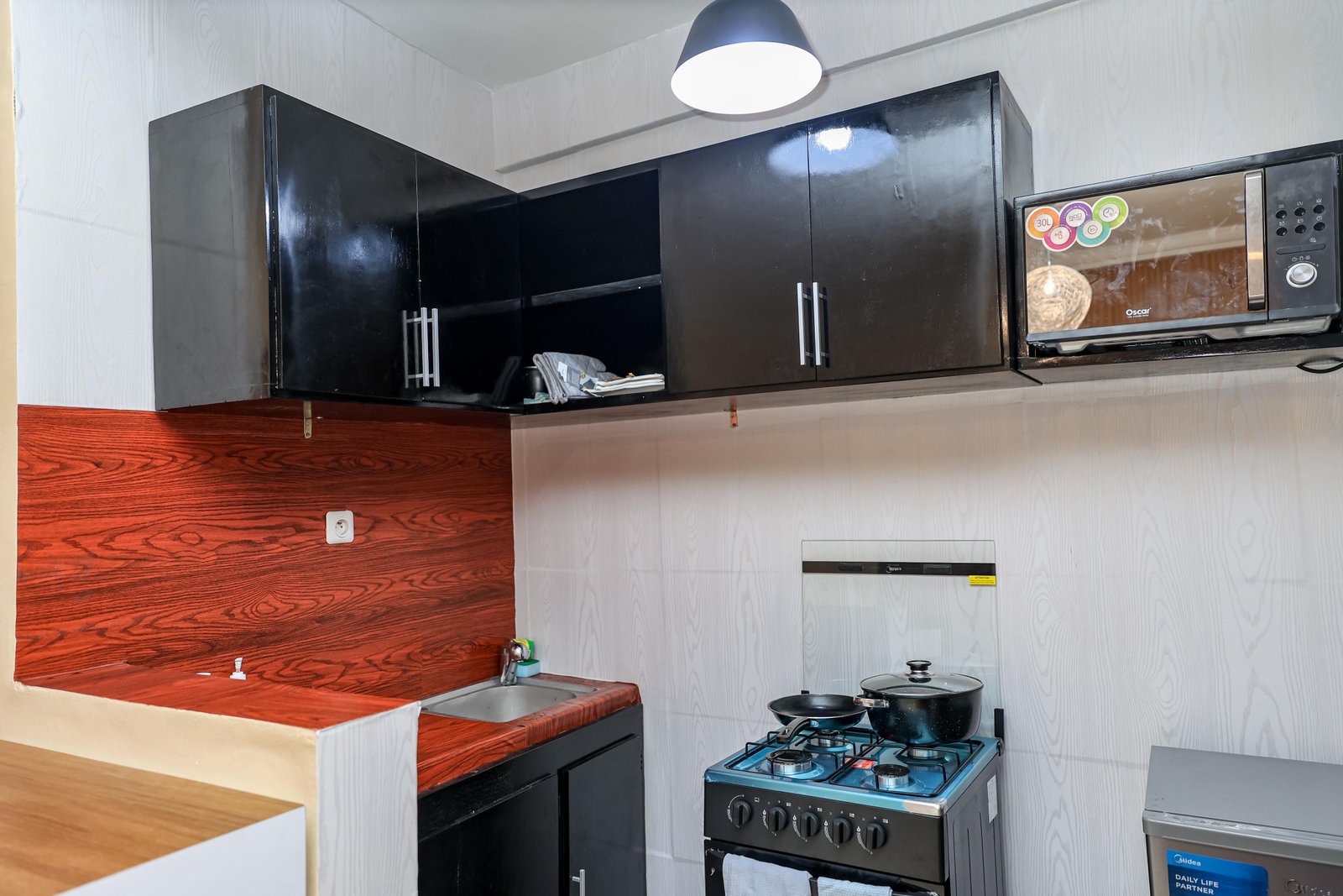 🌟 T2 Meublé Haut Standing – Bonamoussadi 📍 Hôtel Plaza, à côté du Glacier Moderne – Douala