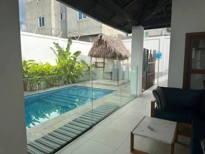 Villa Meublée avec Piscine à, Bonapriso, Douala