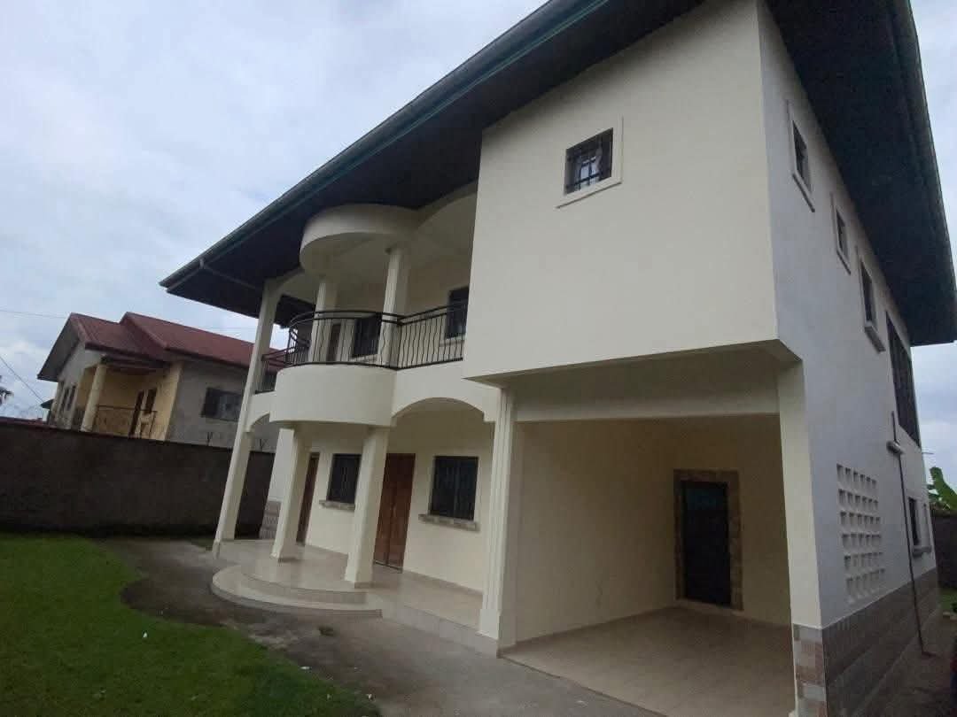 Duplex à Louer, Makepe, Douala