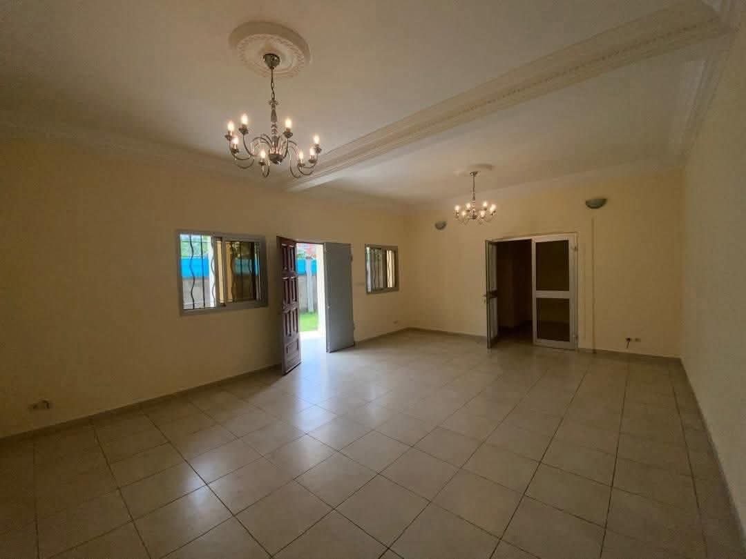 Duplex à Louer, Makepe, Douala