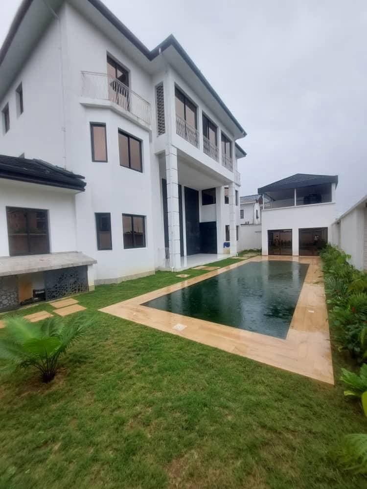 Triplex à Louer, Bonapriso, Douala