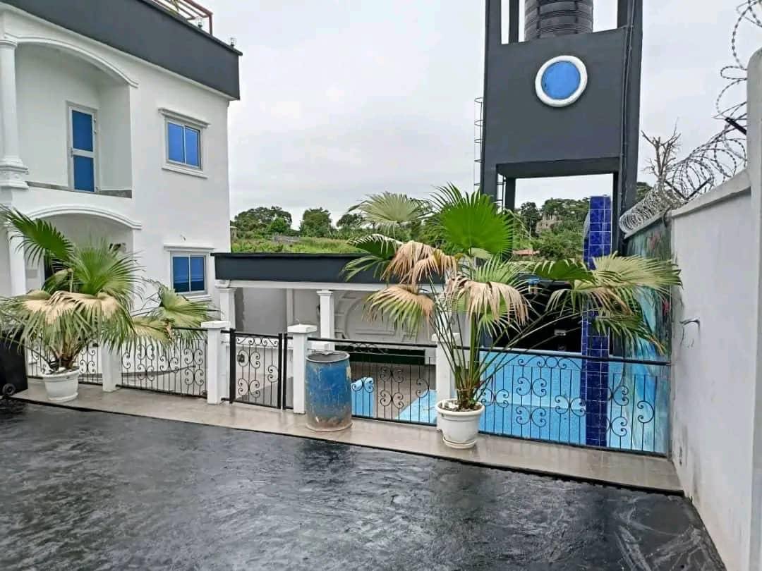 Duplex à louer, Barrière, Yaoundé