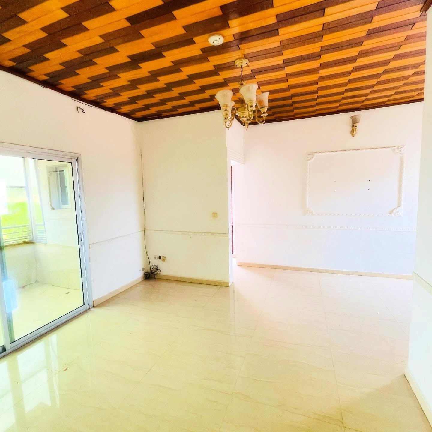 APPARTEMENT 2 CHAMBRES À LOUER À BASTOS 