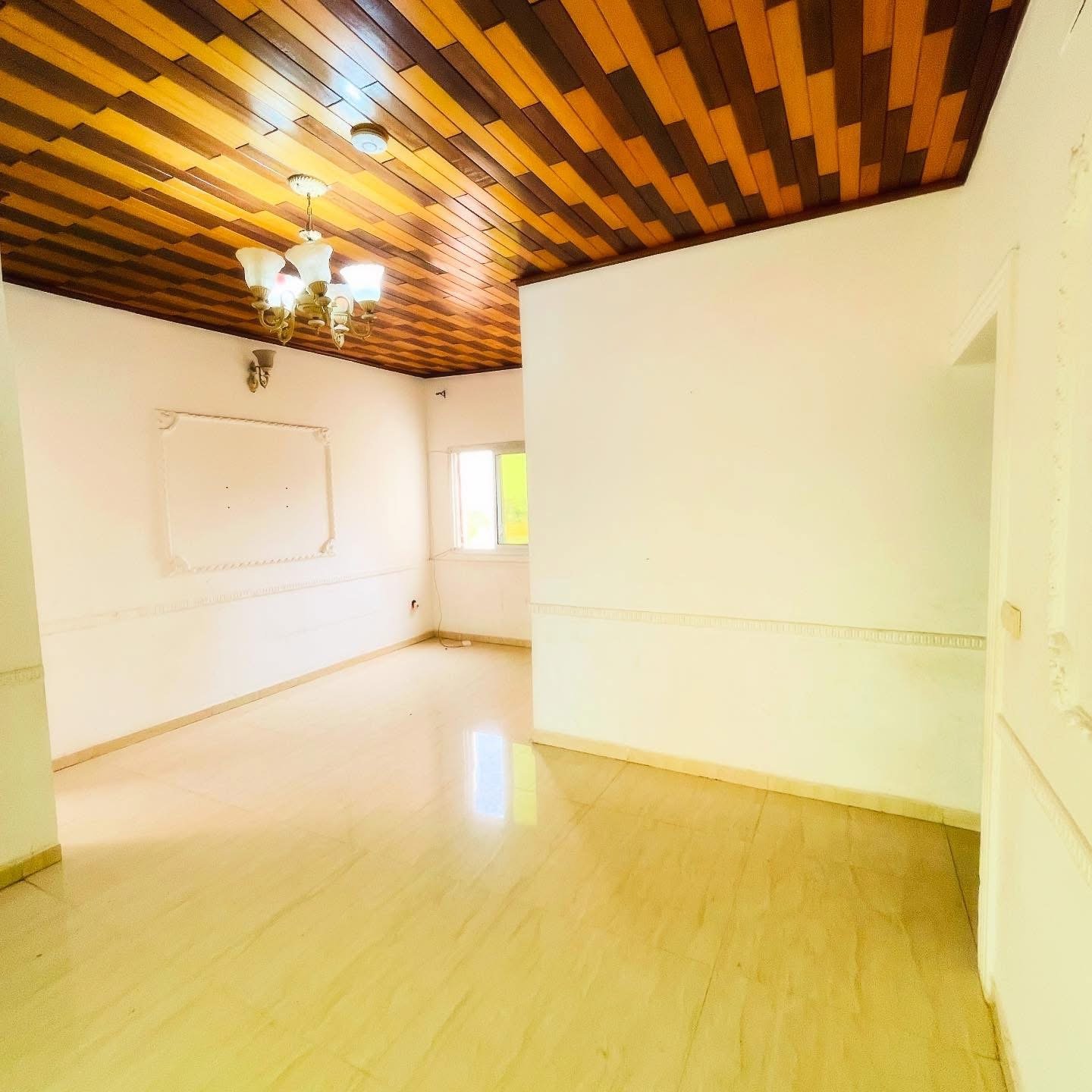 APPARTEMENT 2 CHAMBRES À LOUER À BASTOS 