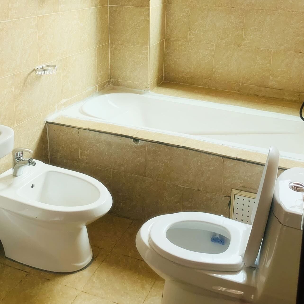 APPARTEMENT 2 CHAMBRES À LOUER À BASTOS 