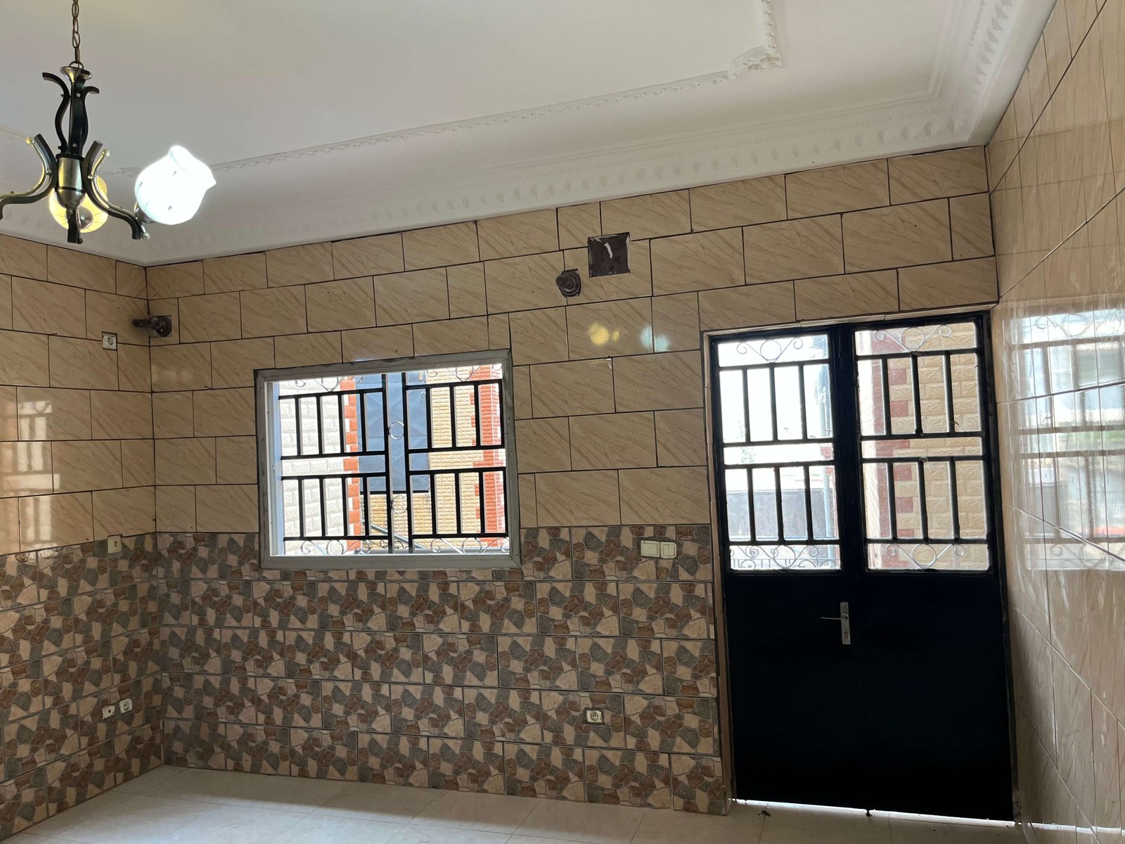 Appartement haut standing à louer dans une zone résidentielle et paisible Tel: 690721467