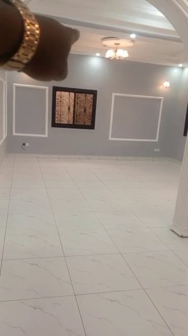 Villa neuve à vendre : Nsimalen (40 Millions FCFA) 400 m²